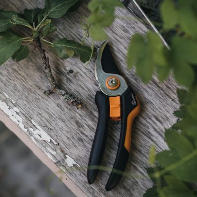 Sécateur à lame franche Solid P321 Fiskars