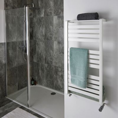 Sèche-serviettes eau chaude en acier GoodHome Loreto vertical blanc 546 W