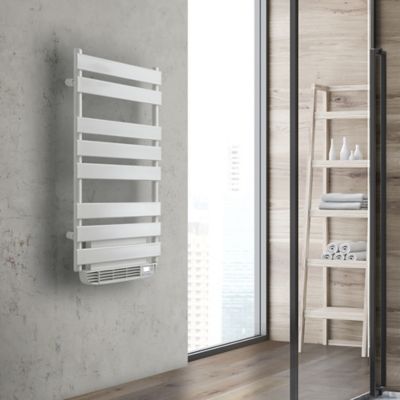 Sèche-serviettes électrique à inertie fluide Deltacalor Vento 500W + soufflerie 1000W