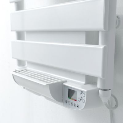 Sèche-serviettes électrique à inertie fluide Deltacalor Vento 500W + soufflerie 1000W