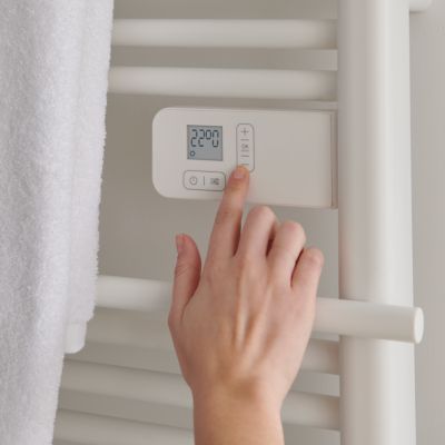 Sèche-serviettes électrique à inertie sèche 750W 7 m² blanc, GoodHome Solna