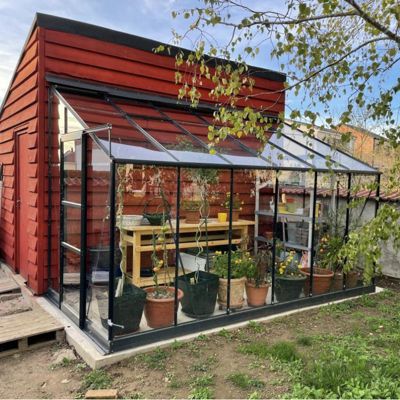 Serre adossée 7,22m² aluminium anthracite verre trempé 4mm Green Protect Prima avec embase