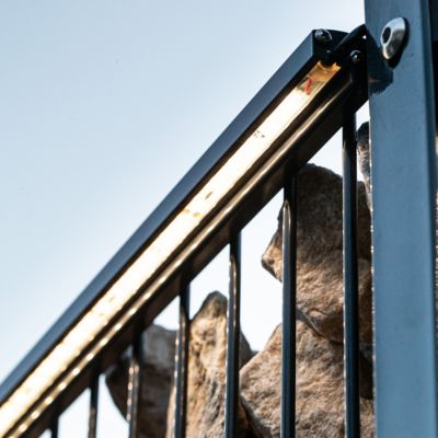 Set d'éclairage pour clôture en métal/gabion  : 5x Barettes LED de Lg. 2460 m/m Anthracite,  1 tranformateur EU, 1 prolongateur