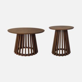 Set de 2 tables basses rondes plateau effet bois noyer et pieds en bois de sapin. D.40cm et D.60cm