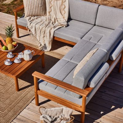 Set de jardin d'angle 5 places en bois d'eucalyptus et coussins gris - Roma