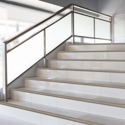 Seuil d'escalier Safety FormeF Aluminium anodisé Bronze clair M 100 cm