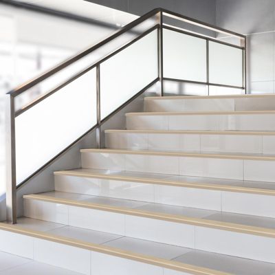 Seuil d'escalier Safety FormeF Aluminium anodisé Or élégant M 100 cm