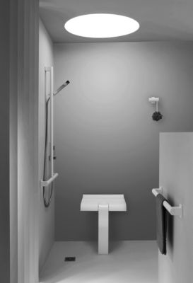 Siège de douche piètement alu, assise polymère coloris blanc l.45 x P.44,2 x H.50 cm