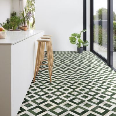 Sol en vinyle éco-conçu - Losanges de marbre - Blanc et vert - Rouleau de 2m x 23m