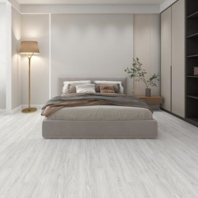 Sol PVC clipsable avec sous couche intégrée- GARANTIE 20 ans- Aspect bois gris clair - Dimensions L 122 cm x l 23 cm - Ep 5,5 mm