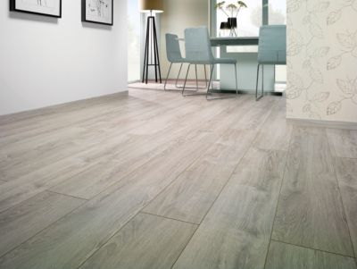 Sol Stratifié Lame 12 mm : Chêne Sardaigne (619) / AC6 / Zone Humide / PEFC (Made In France) / HOMEFLOR