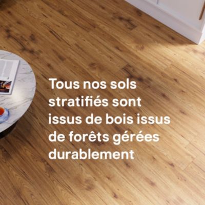 Sol stratifié à clipser Hickory chêne brun AC5 10mm - L.138 x l.15,9 cm