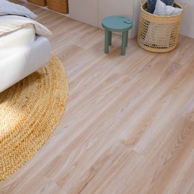 Sol stratifié à clipser Nothfleet Goodhome- AC3 Passage modéré - Coloris bois clair- L.138,3 cm x l.19.3cm, ép. 7 mm