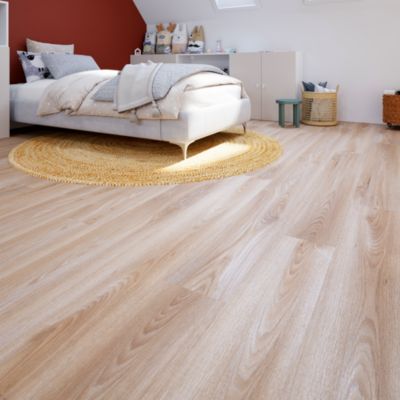 Sol stratifié à clipser Nothfleet Goodhome- AC3 Passage modéré - Coloris bois clair- L.138,3 cm x l.19.3cm, ép. 7 mm