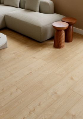 Sol stratifié Accrington GoodHome, passage élevé AC4, effet chêne, L.128,5 cm x l.19,2 cm x ép.8 mm, résistant à l'eau