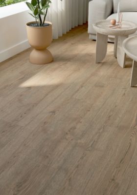 Sol stratifié Berrigan GoodHome, passage intense AC5, effet chêne brun, L.129,2 cm x l.19,3 cm x ép.8 mm