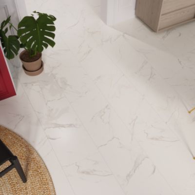Sol stratifié clipsable Elegance aspect marbre blanc 8 mm compatible pièces humides