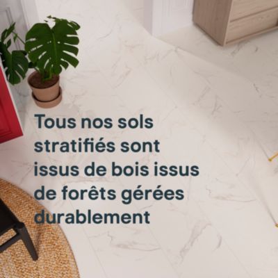 Sol stratifié clipsable Elegance aspect marbre blanc 8 mm compatible pièces humides