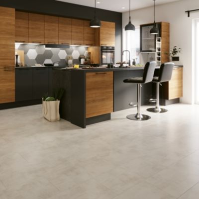 Sol stratifié clipsable Konkrete aspect béton gris 8 mm compatible pièces humides