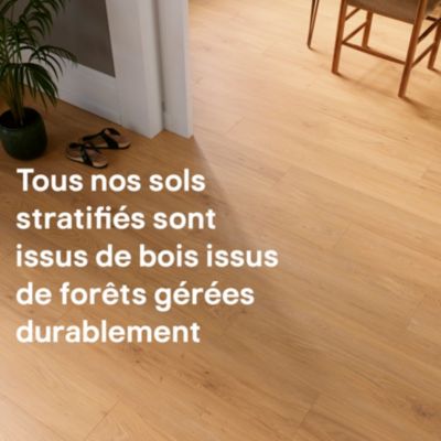 Sol stratifié clipsable Visby chêne blond 8mm compatible pièces humides