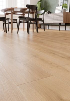 Sol stratifié Collville GoodHome, passage intense AC5, effet chêne brun, L.129 cm x l.19,3 cm x ép.8 mm, résistant à l'eau