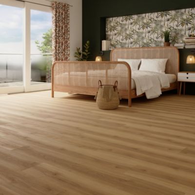 Sol stratifié effet chêne blond passage élevé AC4 L.138,3 x l.19,3 cm x ép.8 mm, GoodHome Towcester