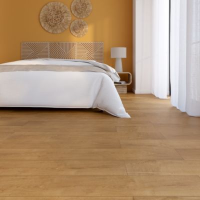 Sol stratifié Gladstone GoodHome, passage élevé AC4, effet chêne blond, L.128,6 cm x l.19,4 cm x ép.8 mm