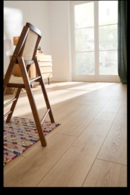 Sol stratifié Kingston 2 GoodHome, passage intense AC5, effet chêne, L.125,7 cm x l.19,2 cm x ép.10 mm, résistant à l'eau