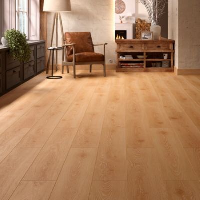 Sol stratifié passage intense AC6 effet chêne naturel, l. 128,6 x L. 21,4 cm ép. 10 mm, Homflor Distingo XL