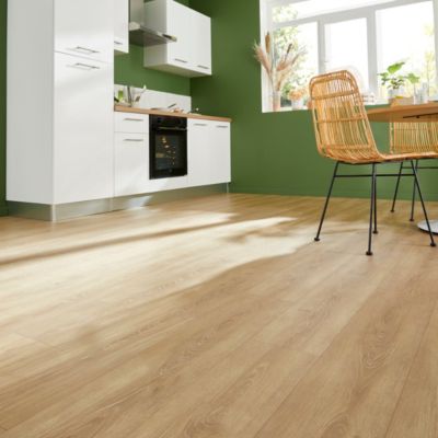 Sol stratifié Southwell GoodHome, passage intense AC5, effet chêne, L.118,37 cm x l.19,1 cm x ép.10 mm, résistant à l'eau