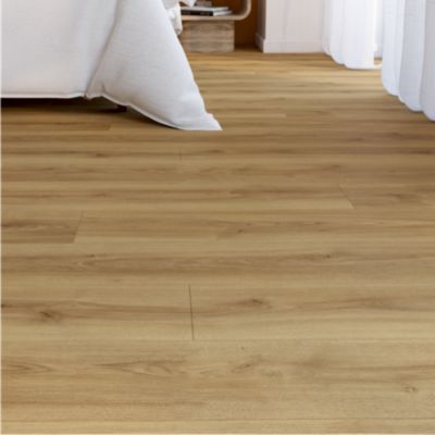 Sol stratifié Towcester GoodHome, passage élevé AC4, effet chêne blond, L.138,3 cm x l.19,3 cm x ép.8 mm, résistant à l'eau