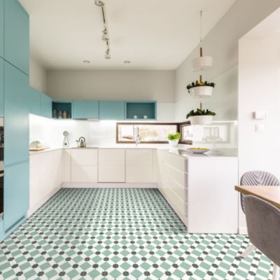 Sol Vinyle First - Effet carreaux de ciment géométrique - Vert d'eau - Rouleau de 3m x 3m