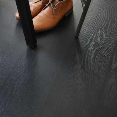 Sol Vinyle Résistance Pro - Parquet bois vintage peint - Noir - Rouleau de 2m x 27m