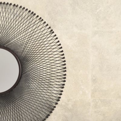 Sol vinyle rouleau Iconik Resistex Pietra sacra effet pierre beige L.4m Tarkett