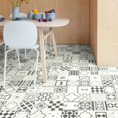 Sol Vinyle Style - Carreaux de ciment effet vieilli - Noir et blanc - Rouleau de 4m x 11m