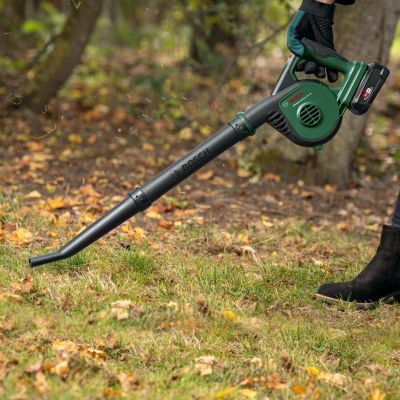 Souffleur sans fil sur batterie 18V Bosch Universal Leaf Blower (avec 1 batterie et 1 chargeur)