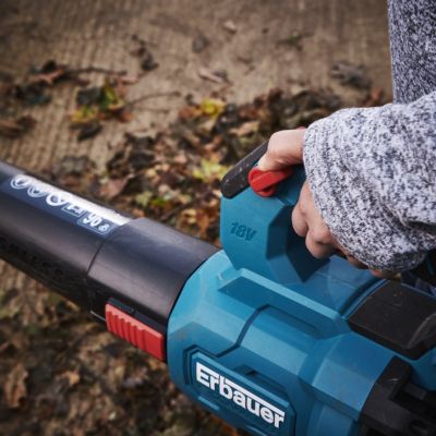 Souffleur sans fil sur batterie 18V Erbauer EXT ERI1025GBL (vendu avec 1 batterie et 1 chargeur rapide 12A)
