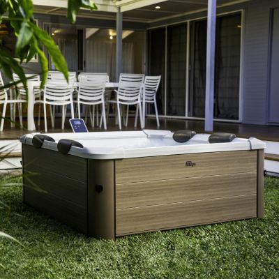 Spa rigide 6 places hydromassages. 4 coussins + 8 filtres. OSLO AMBER. beige. L 160 x P 160 x H 65 cm