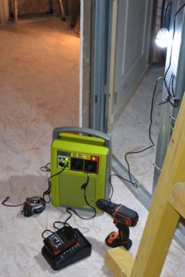 Station d’énergie portative IZYWATT 288 + Panneau Solaire 30W