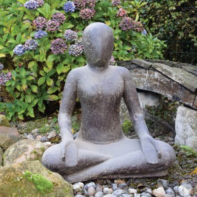 Statue femme yoga main posée l.50 x P.40 x H.63 cm gris
