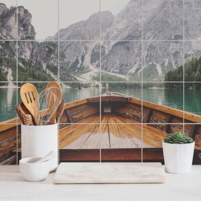 Sticker Mural Carrelage Wallfluent 10x10 cm Vue depuis un bateau sur le lac Cuisine Salle de Bain 24 pcs