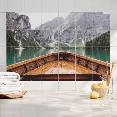 Sticker Mural Carrelage Wallfluent 10x10 cm Vue depuis un bateau sur le lac Cuisine Salle de Bain 24 pcs