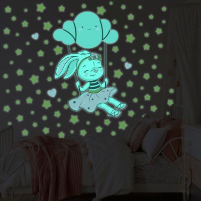 Sticker phosphorescent lumineux - LAPINE SUR LE NUAGE BALANÇOIRE - Autocollant mural plafond enfant fluorescent - 90x60cm