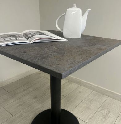 Table 70x70cm - modèle Dina caldeira - Restootab