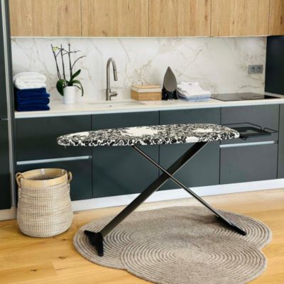Table à repasser avec pieds noirs et housse coton L.130 x l.47 x H.max 93 cm, Kitchen Move Tiffany
