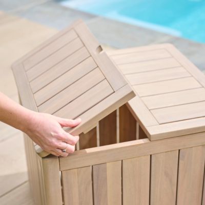 Table basse de jardin avec trous pour parasol carré bois d'acacia GoodHome Riveo