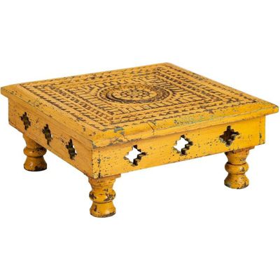 Table basse sculptée en bois de manguier finition artisanale 33 x 33 x 14 cm jaune patiné bois de manguier sculpté