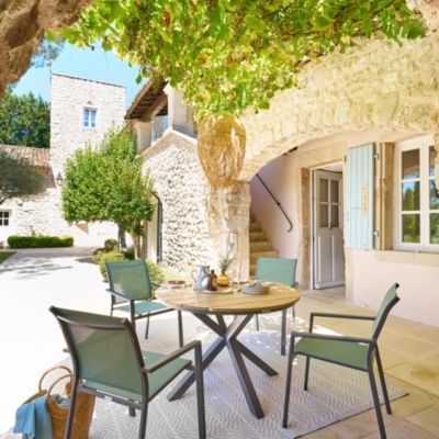 Table de jardin 4 personnes Oriengo coloris acacia et graphite Hespéride ⌀111,5 x H.75,5 cm