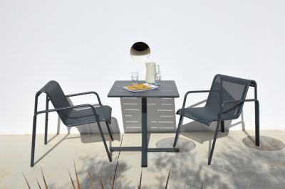 Table de jardin acier Atlas gris anthracite Arcane L.70 x l.70 x H.74 cm