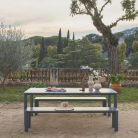 Table de jardin aluminium et 2 bancs anthracite. 8 places. 200 x 40 x 45 cm